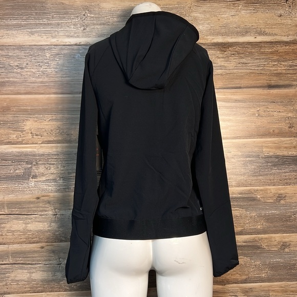 New Balance Women's Accelerate Full Zip Track Jacket in Black NWT - Picture 3 of 4